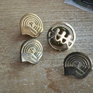 Pack of 4 United Way Pins